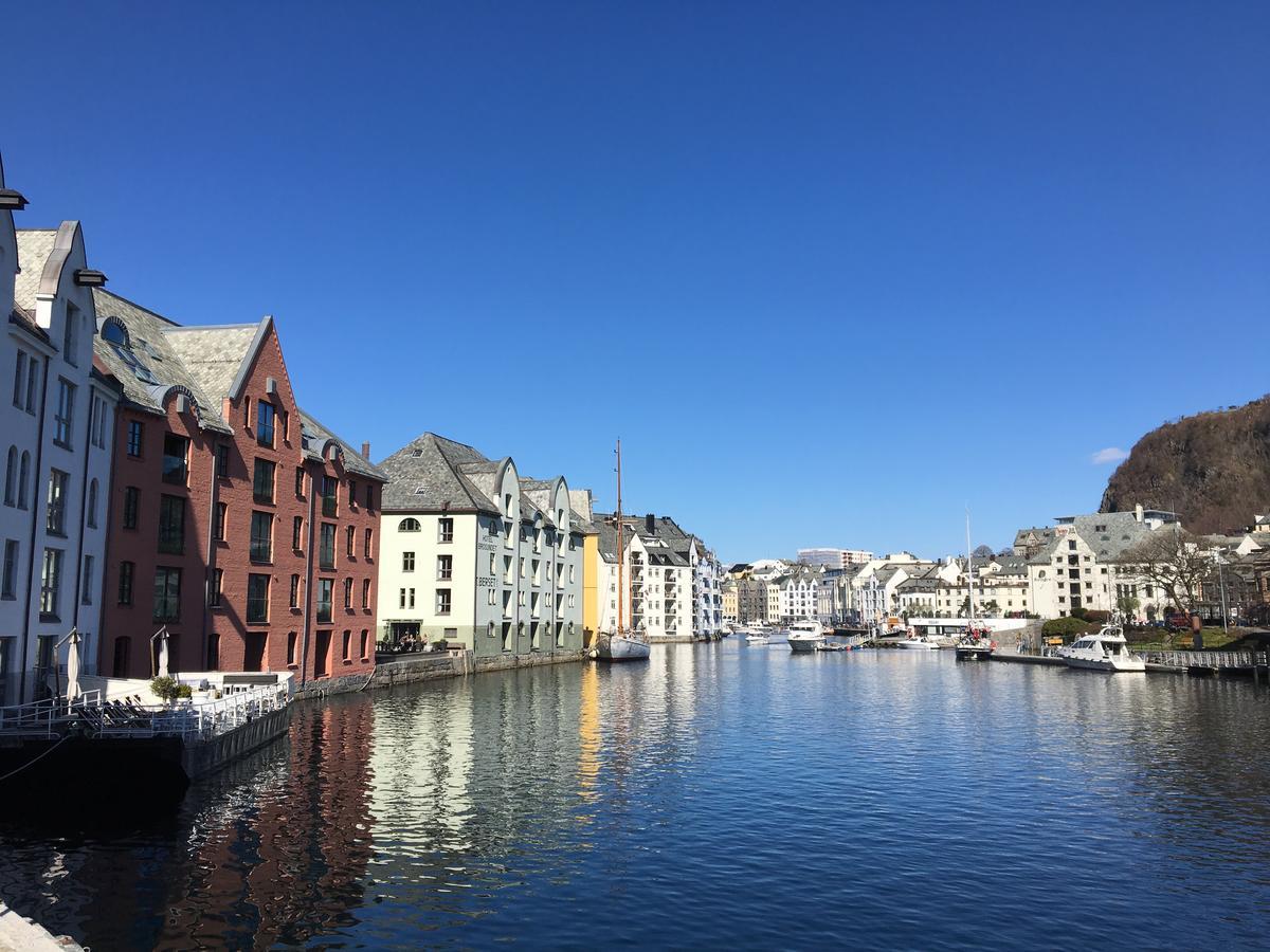 Alesund Downtown Loft Room With Shared Bathroom Luaran gambar